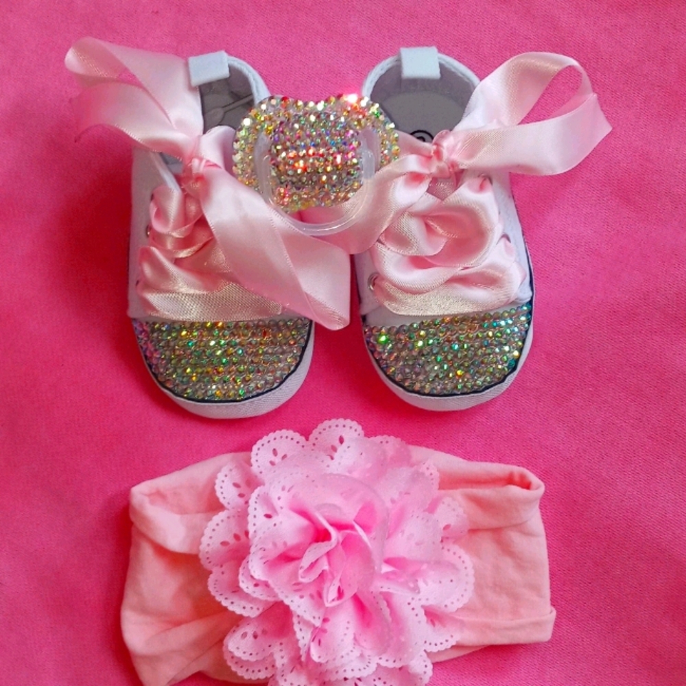 New rhinestone baby shoes 6-9 mo